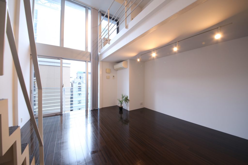 Urbanex Yodoyabashi. this is a photo of a loft type apartment located in Yodoyabashi area of Osaka City. 